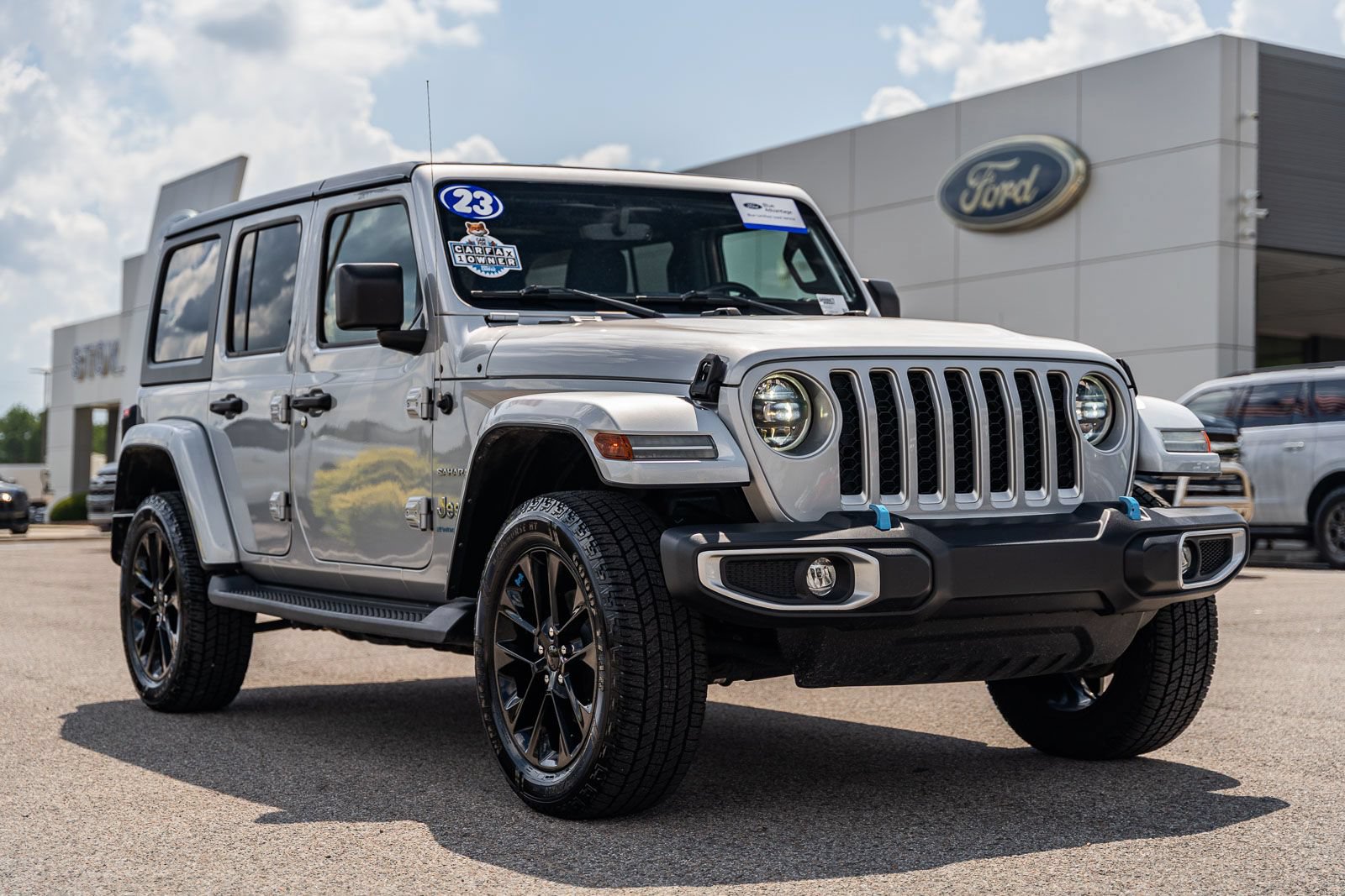 Used 2023 Jeep Wrangler Unlimited Sahara w/ Cold Weather Group AWD/4WD video 1
