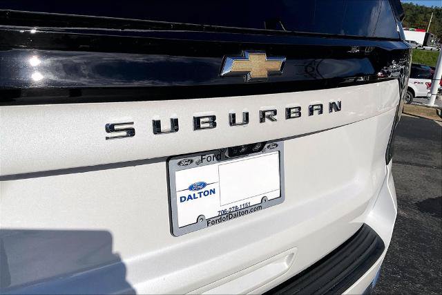 Used 2025 Chevrolet Suburban High Country RWD image 8