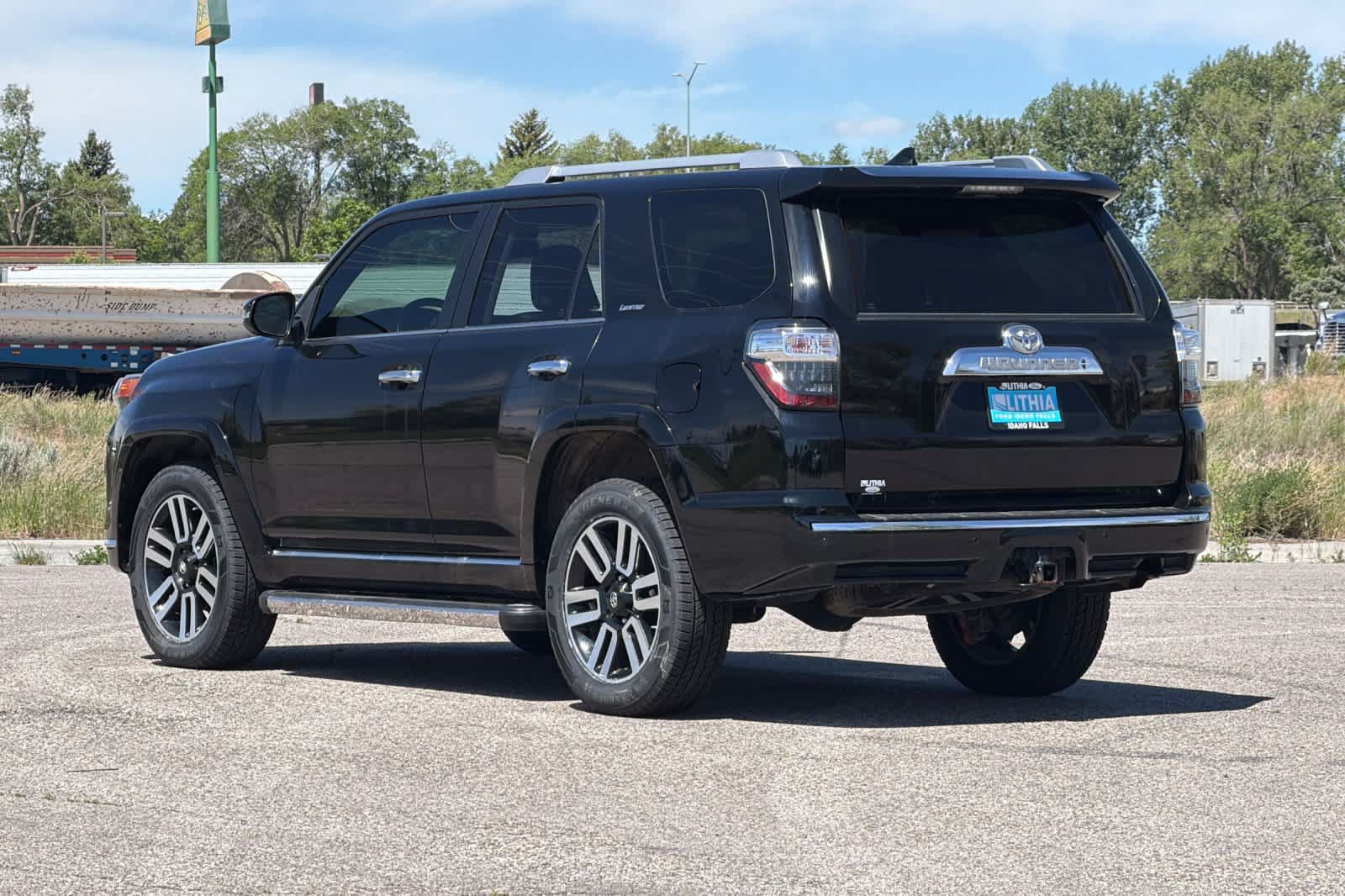 Used 2021 Toyota 4Runner Limited AWD/4WD image 6
