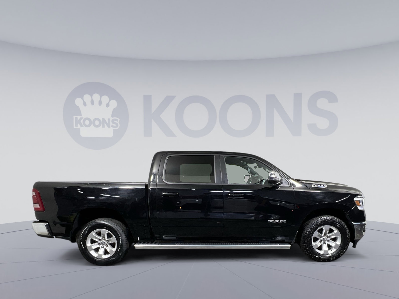 Used 2023 RAM 1500 Laramie AWD/4WD image 12