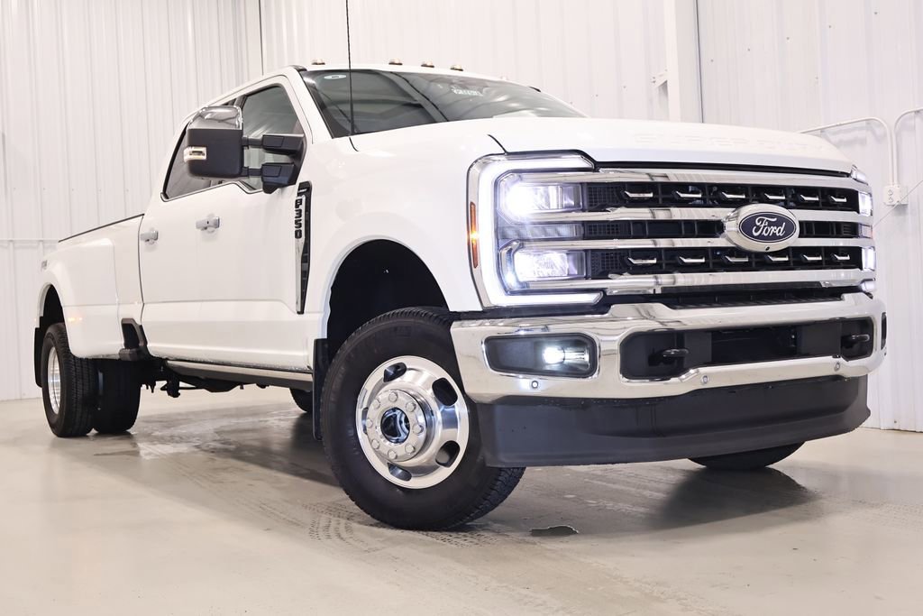 Certified 2025 Ford F350 Lariat w/ Lariat Ultimate Package AWD/4WD image 11