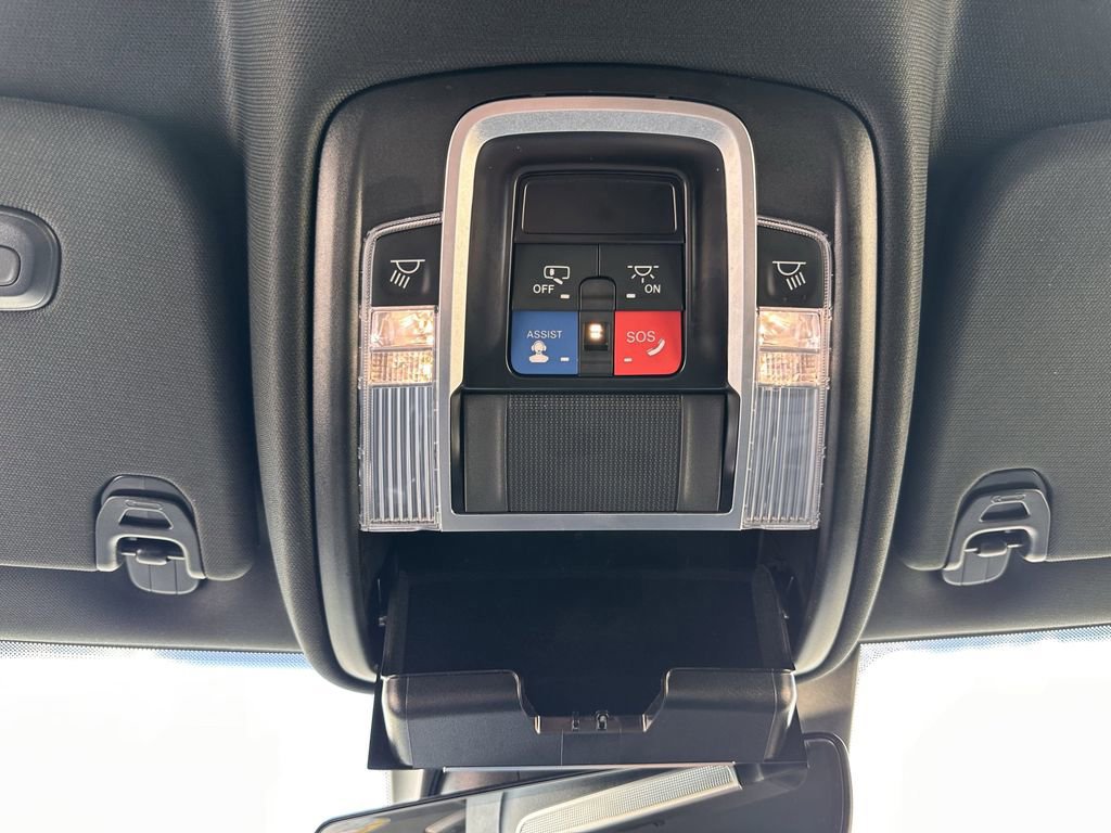 Used 2024 RAM 1500 Laramie image 31