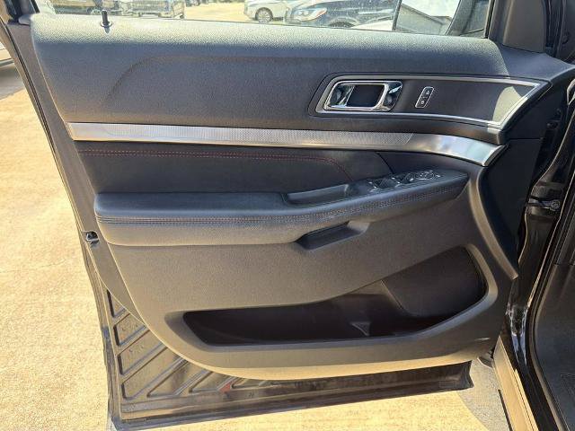 Certified 2019 Ford Explorer XLT w/ Equipment Group 202A FWD image 22