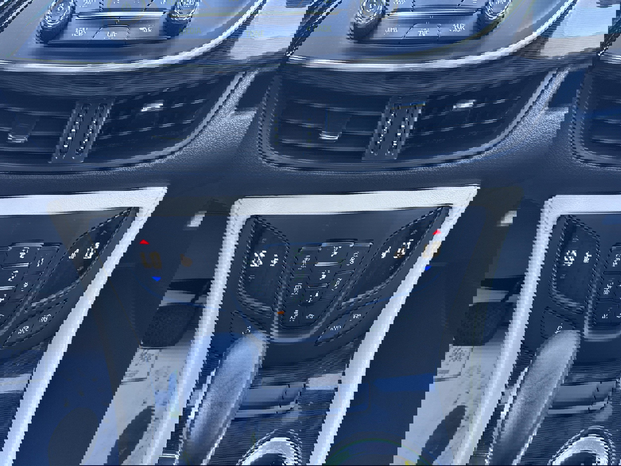 Used 2017 Buick Envision Essence image 14