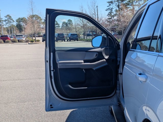 Certified 2025 Ford Expedition Active image 14