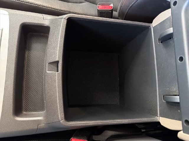 Used 2025 Kia Carnival FWD image 25