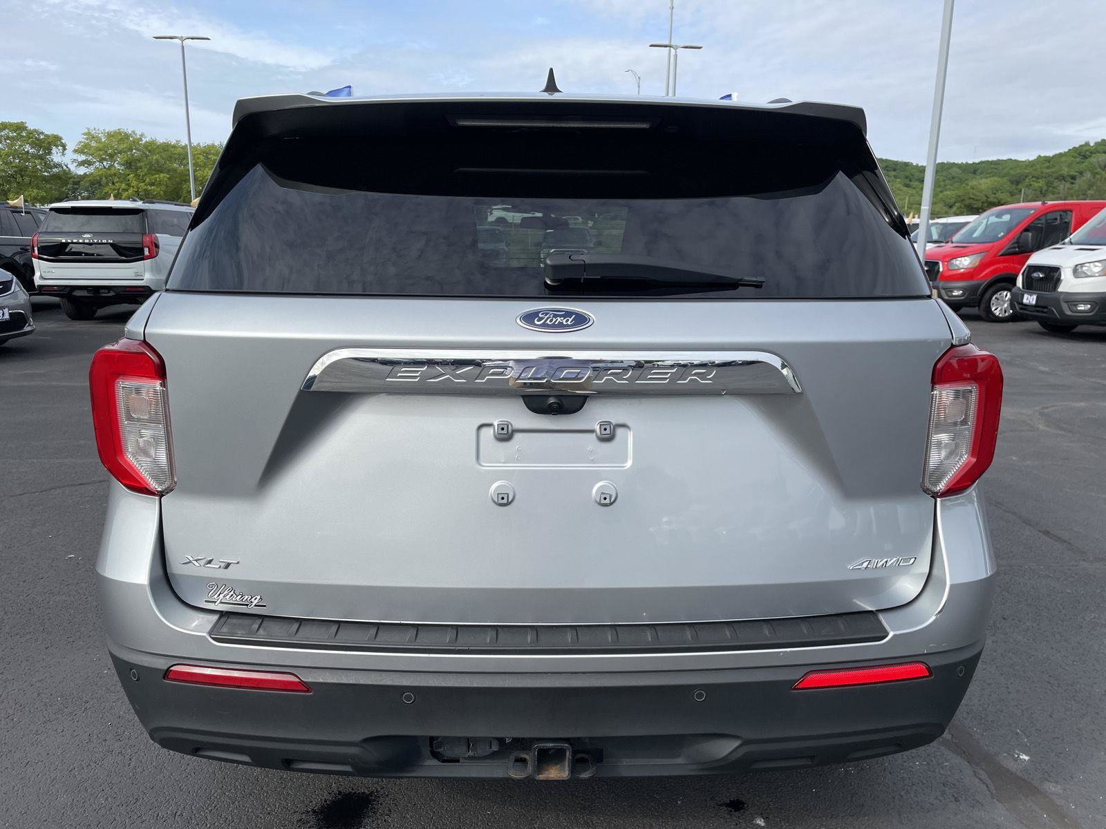 Certified 2022 Ford Explorer XLT w/ Class IV Trailer Tow Package AWD/4WD image 4