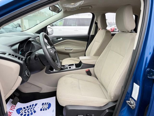 Certified 2019 Ford Escape SE image 2