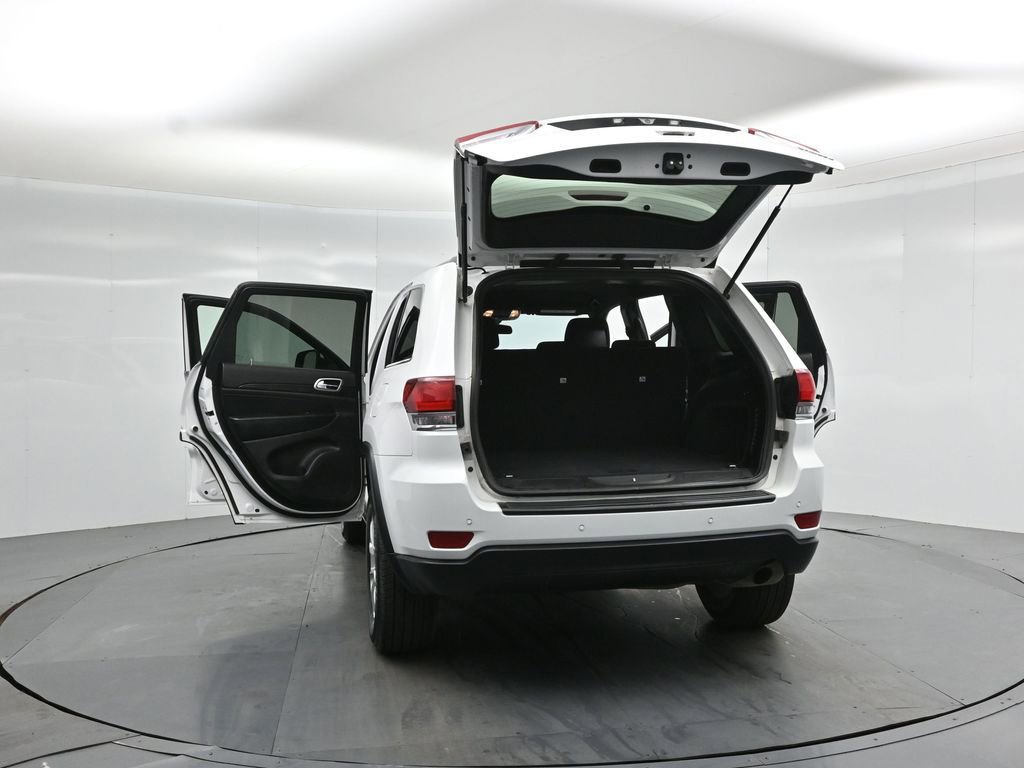Used 2021 Jeep Grand Cherokee Laredo RWD image 32
