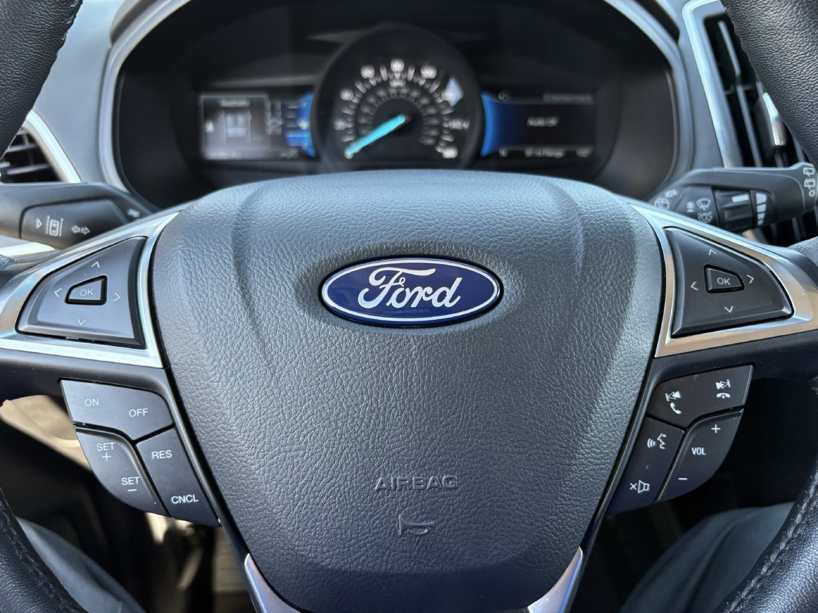 Certified 2024 Ford Edge Titanium AWD/4WD image 36