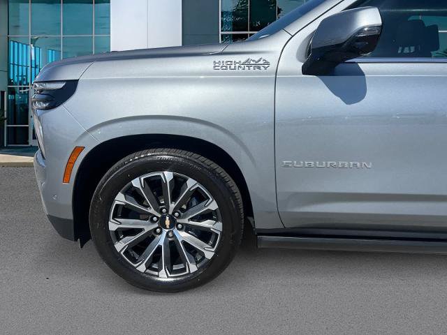 Used 2025 Chevrolet Suburban High Country AWD/4WD image 9