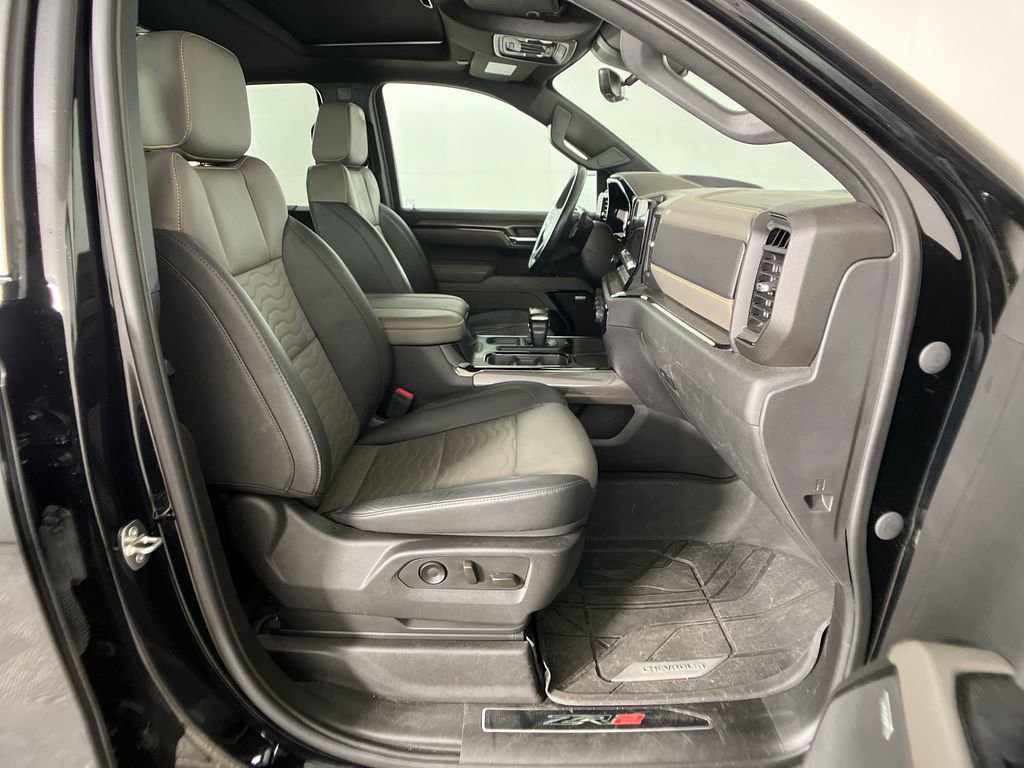 Used 2024 Chevrolet Silverado 1500 ZR2 w/ Technology Package image 11