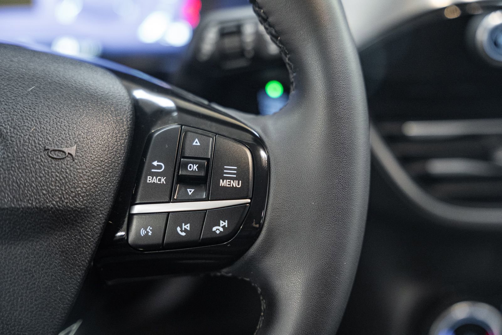 Certified 2022 Ford Escape Titanium image 34