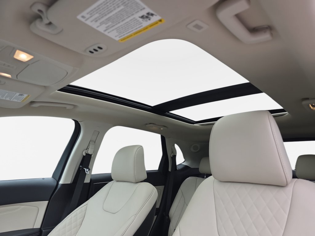 Certified 2023 Ford Edge Titanium AWD/4WD image 28