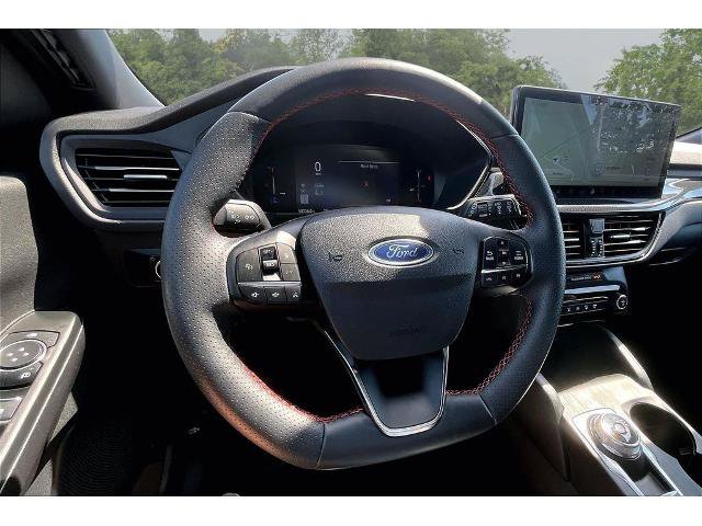Certified 2025 Ford Escape ST-Line w/ Tech Pack #1 AWD/4WD image 8