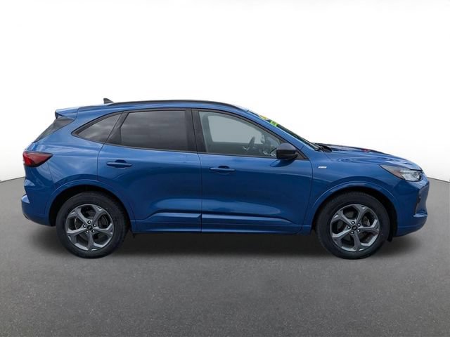 Certified 2023 Ford Escape ST-Line w/ Tech Pack #1 AWD/4WD image 2