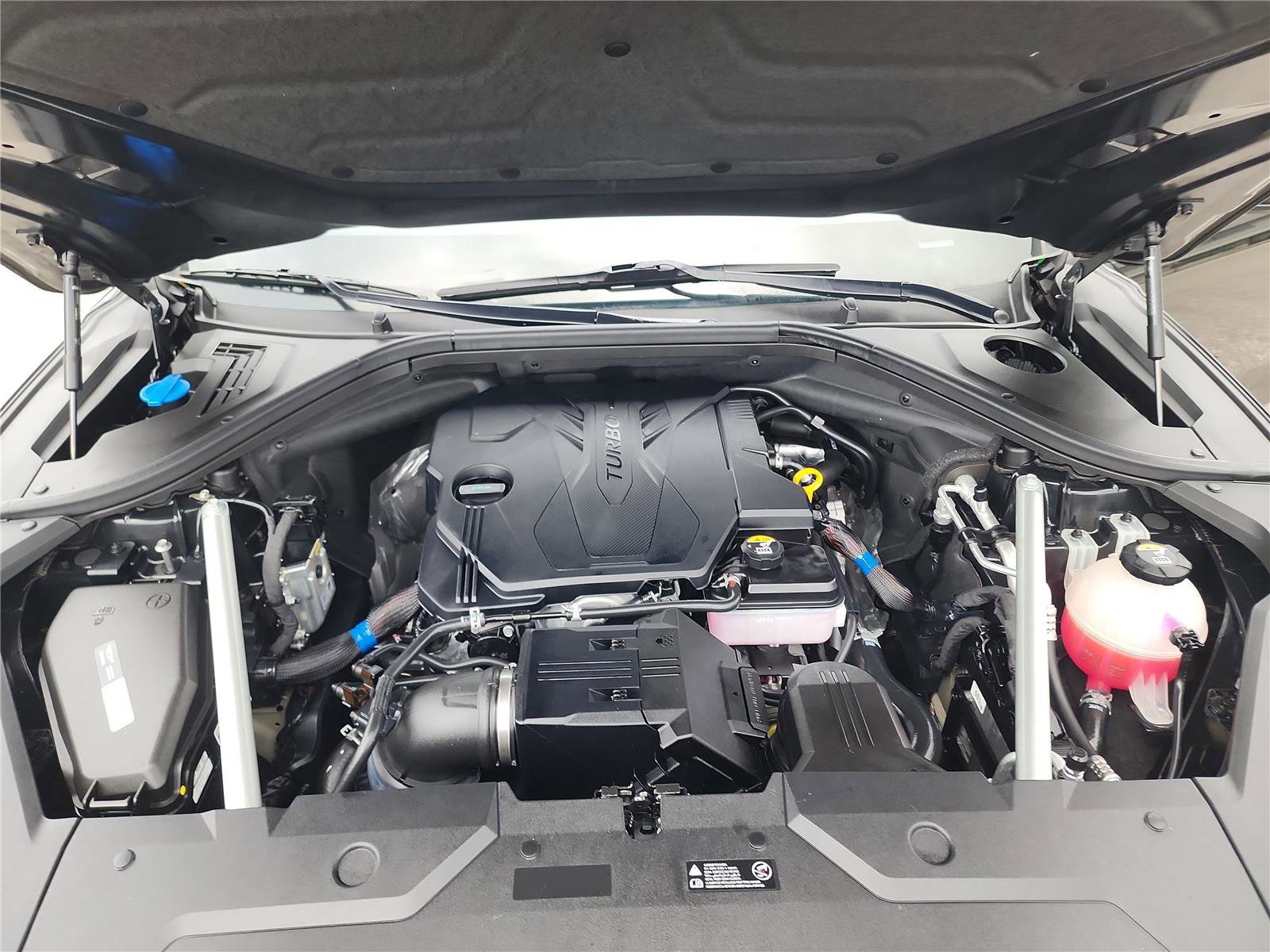 Used 2022 Genesis GV70 2.5T w/ Advanced Package image 13