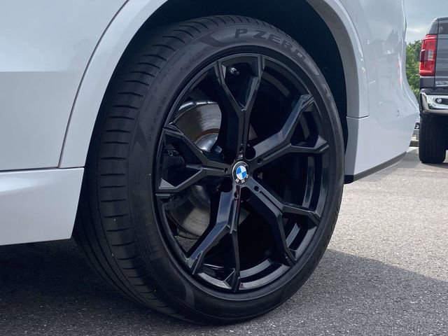 Used 2019 BMW X5 xDrive50i w/ M Sport Package AWD/4WD image 11