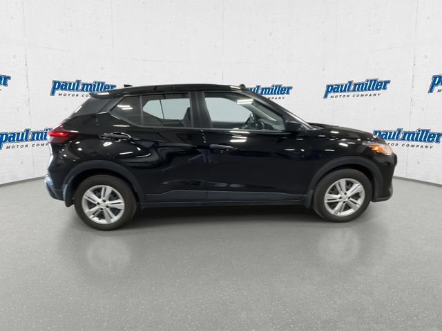 Used 2025 Nissan Kicks Play S FWD image 13