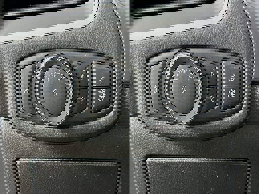 Certified 2022 Ford Edge SEL w/ Convenience Package image 26