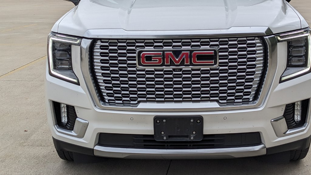 Used 2024 GMC Yukon XL Denali w/ Denali Reserve Package AWD/4WD image 9