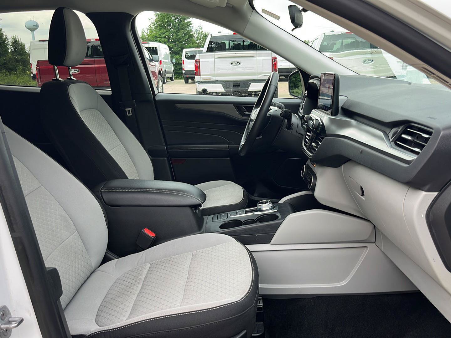 Certified 2024 Ford Escape Active AWD/4WD image 29