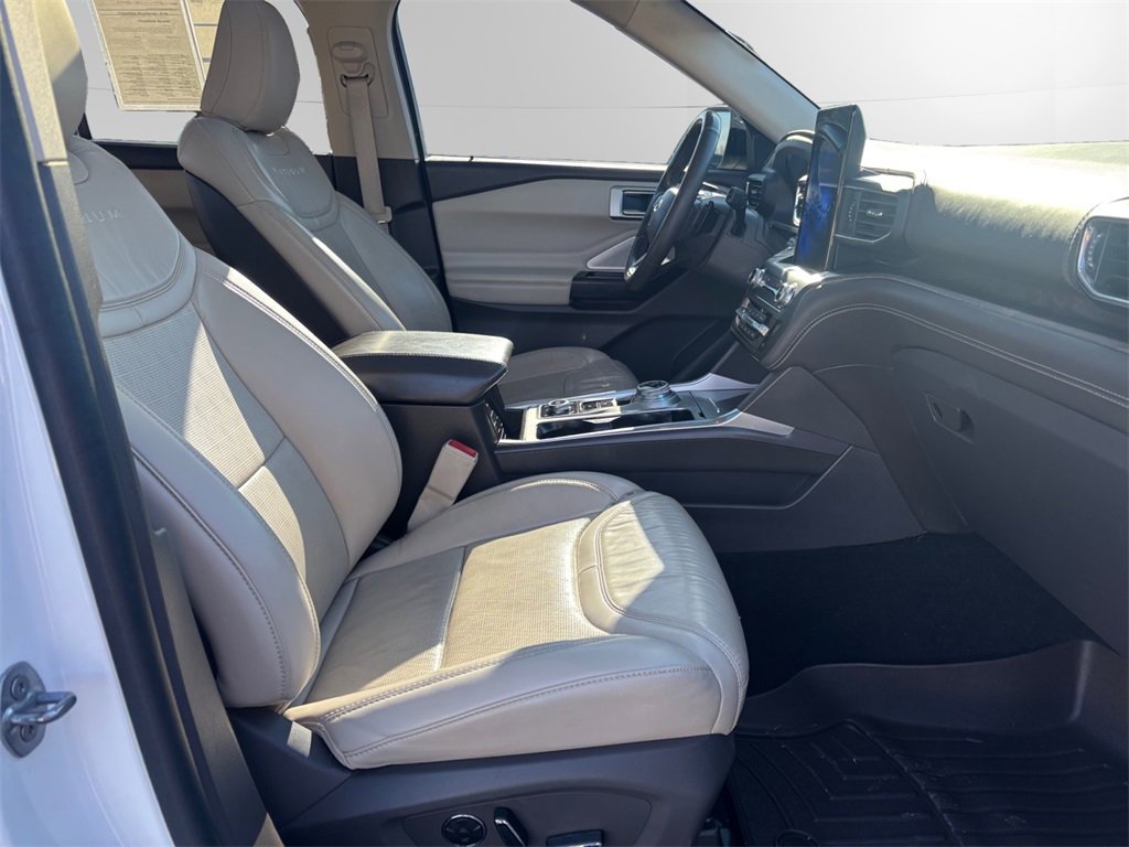 Certified 2020 Ford Explorer Platinum w/ Premium Technology Package image 12