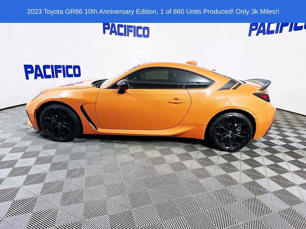 Used 2023 Toyota GR86 10th Anniversary SE image 6