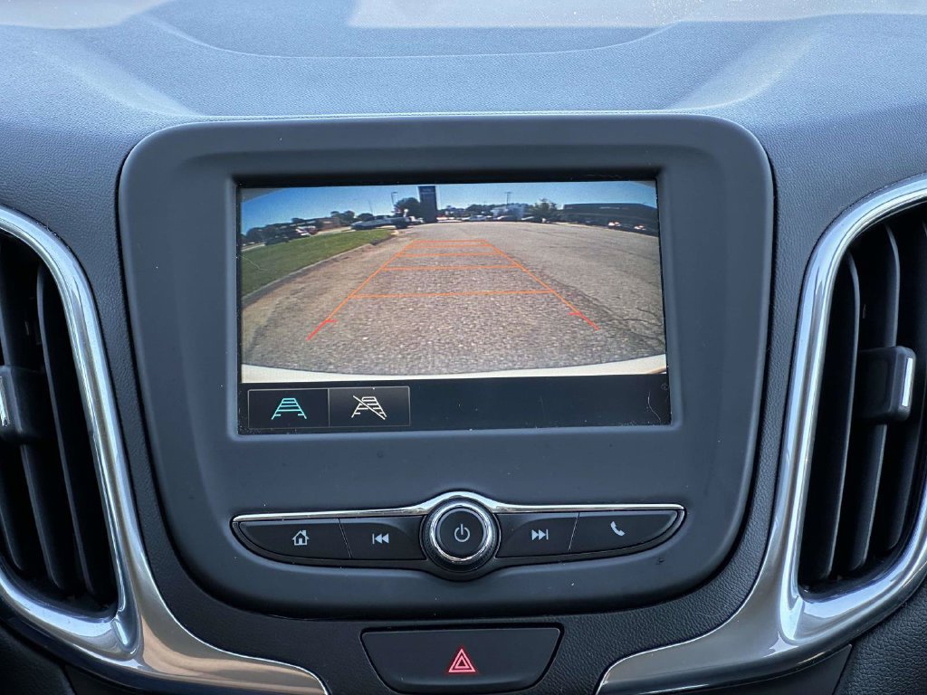 Used 2018 Chevrolet Equinox LT FWD image 17