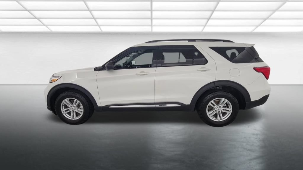 Certified 2024 Ford Explorer XLT w/ Equipment Group 202A AWD/4WD image 5