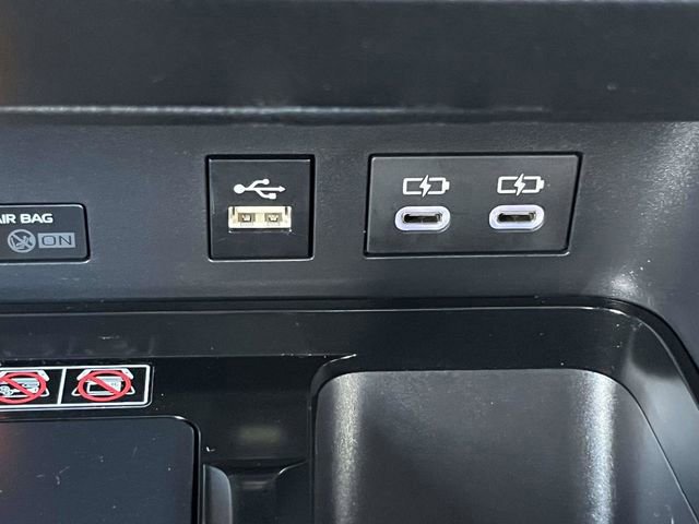 Used 2025 Toyota Camry SE FWD image 16