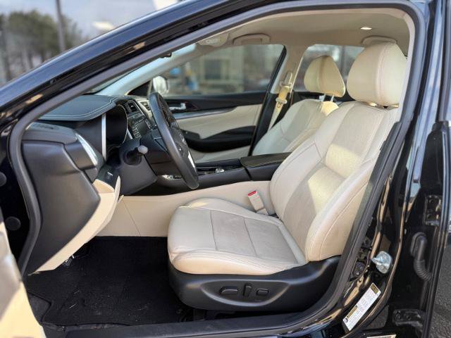 Used 2023 Nissan Maxima SV w/ Floor Mat Group FWD image 7
