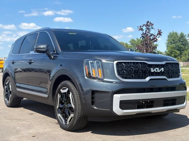 Used 2024 Kia Telluride EX w/ EX Captain's Chair Package AWD/4WD 360° Tour
