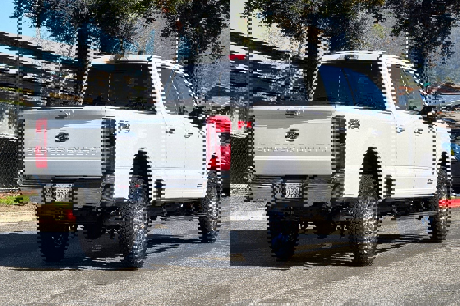 Certified 2023 Ford F250 Lariat w/ Lariat Ultimate Package image 4