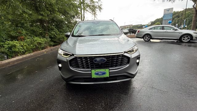 Certified 2024 Ford Escape Platinum AWD/4WD image 2