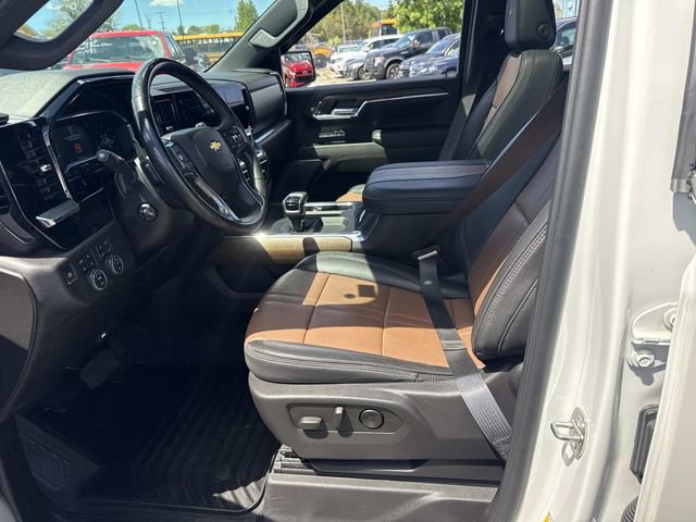 Used 2024 Chevrolet Silverado 1500 High Country w/ High Country Premium Package AWD/4WD image 18