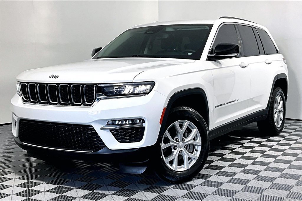 Used 2023 Jeep Grand Cherokee Limited RWD image 2
