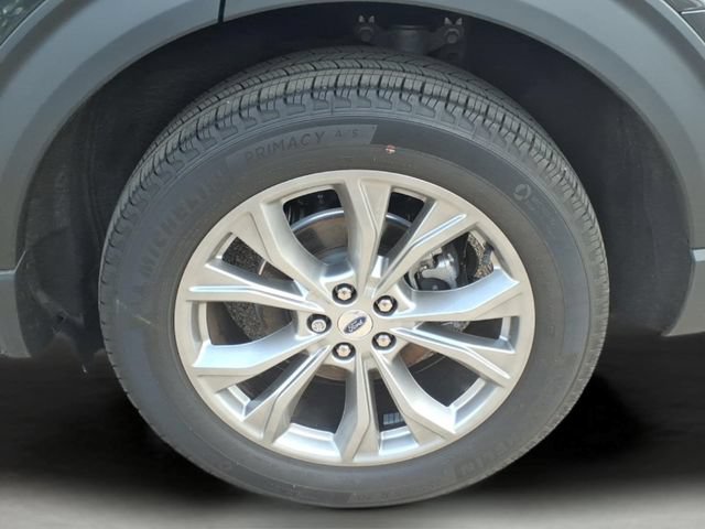 Certified 2023 Ford Explorer XLT w/ Equipment Group 202A AWD/4WD image 7