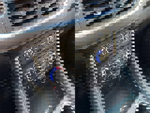 Used 2021 GMC Yukon XL SLT image 35