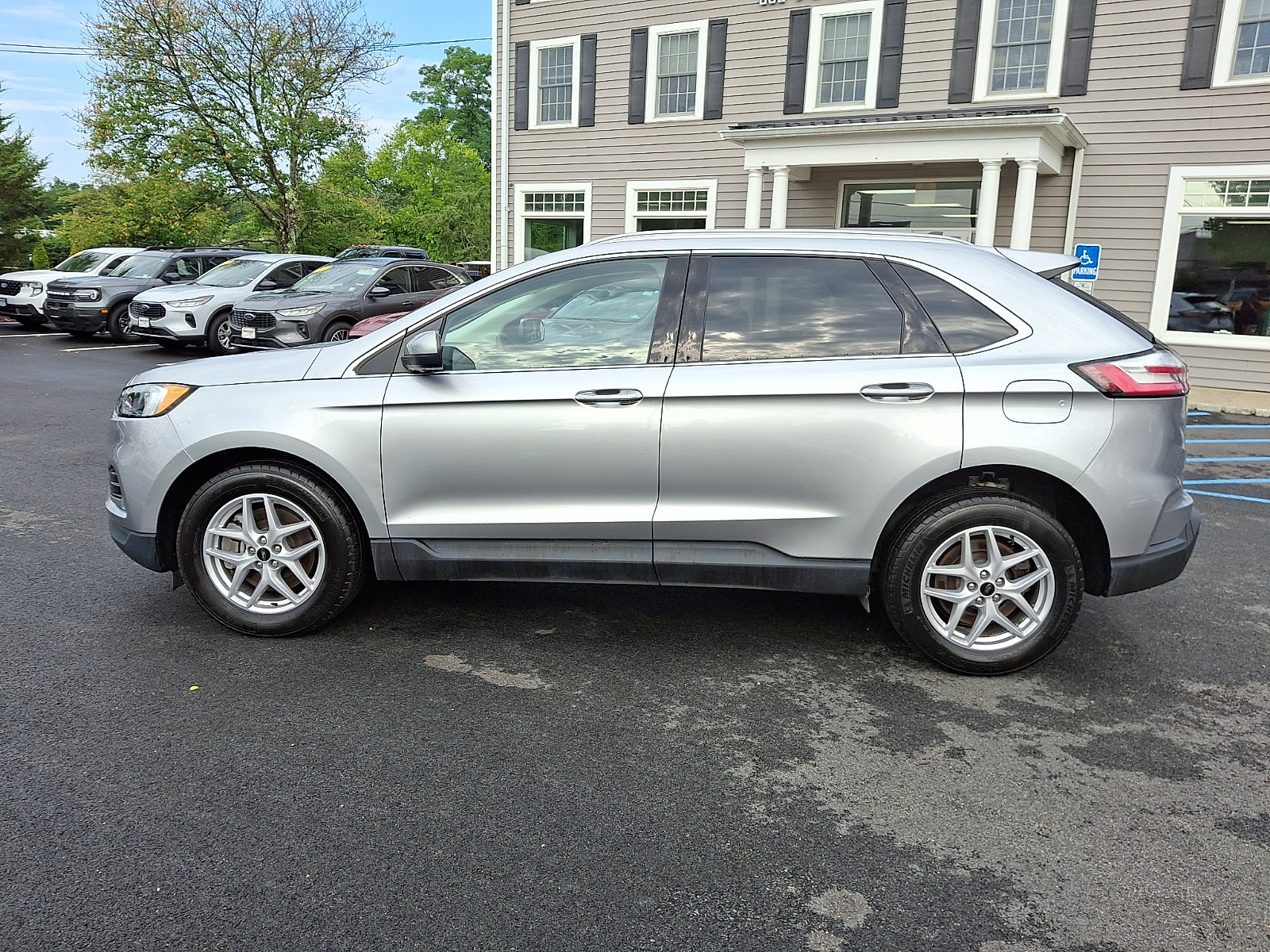 Certified 2023 Ford Edge SEL w/ Convenience Package AWD/4WD image 8