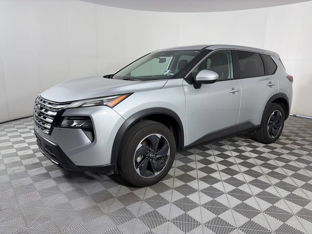 Used 2024 Nissan Rogue SV AWD/4WD image 3