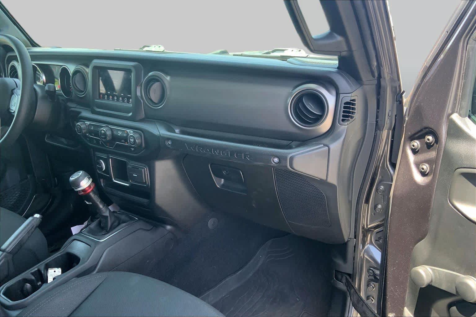 Used 2022 Jeep Wrangler Sport AWD/4WD image 18