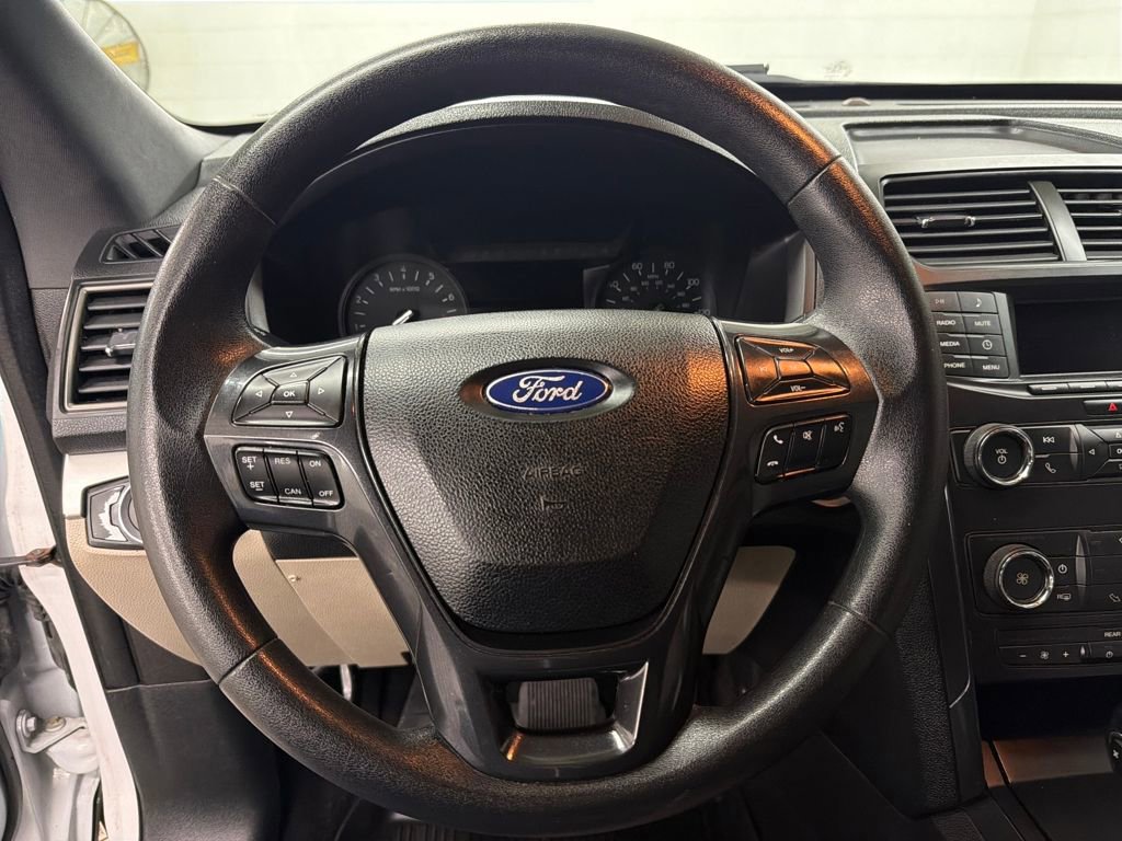 Certified 2019 Ford Explorer FWD image 18