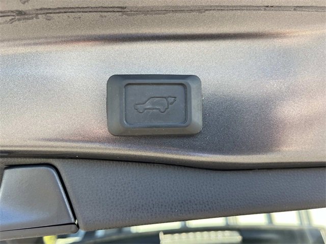 Used 2023 Toyota RAV4 XLE Premium image 13