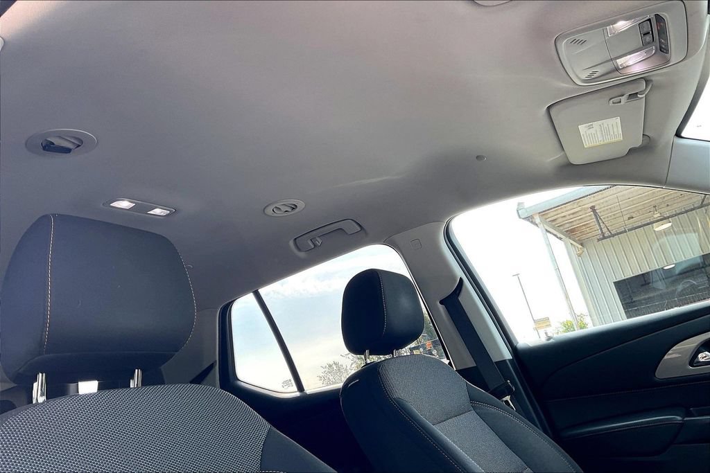 Used 2020 Chevrolet Traverse LT FWD image 22