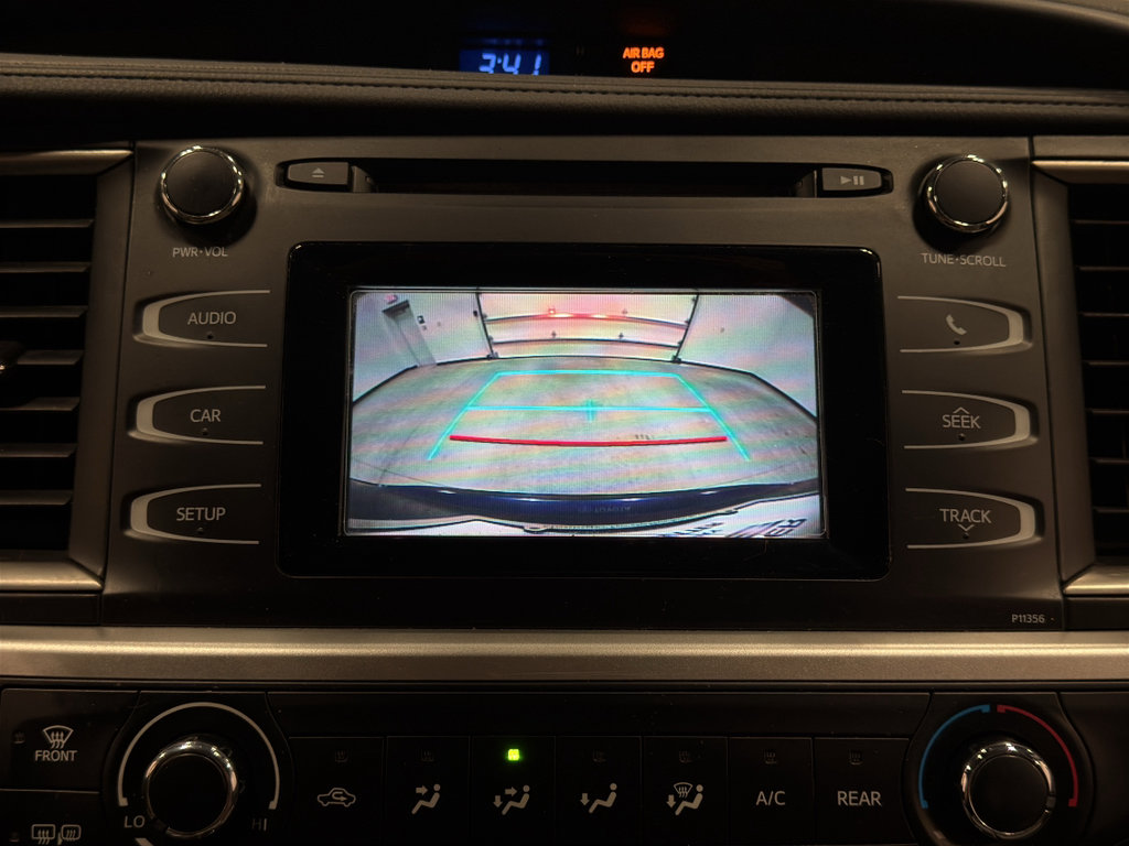 Used 2017 Toyota Highlander LE image 22