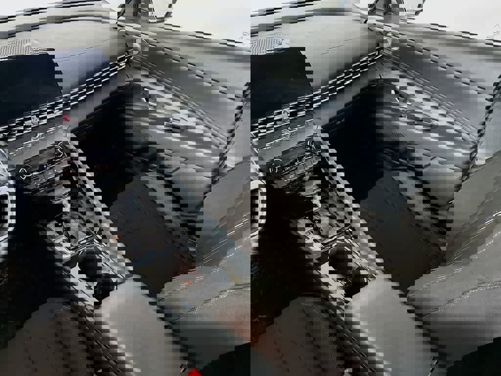 Used 2023 Hyundai Elantra SEL w/ Convenience Package image 10