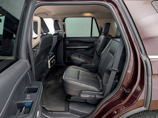 Certified 2024 Ford Expedition XLT AWD/4WD image 14