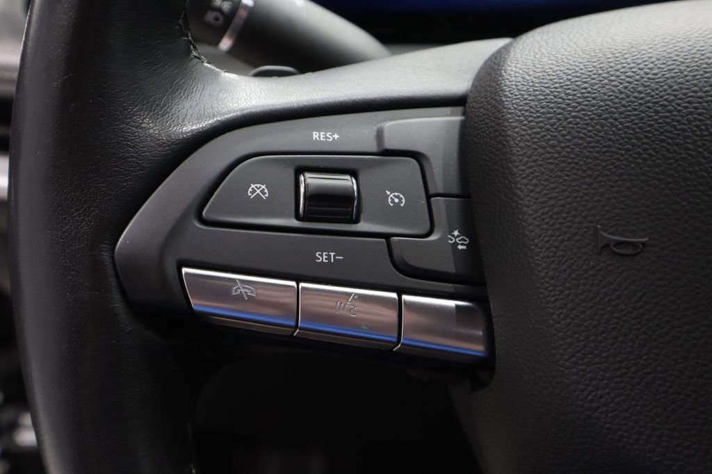 Used 2025 Cadillac XT4 Premium Luxury AWD/4WD image 28