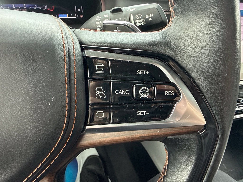 Used 2021 Jeep Grand Cherokee L Summit w/ Advanced Protech Group IV AWD/4WD image 25